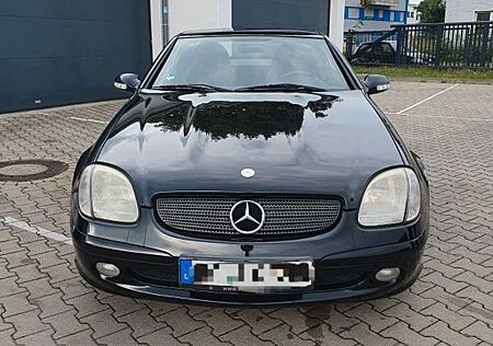 Mercedes-Benz SLK 200 Kompressor - 8-fach bereift