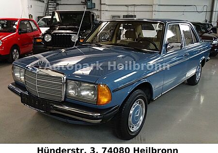 Mercedes-Benz 240 D - W123 *AHK *SERVO *8-FACH BEREIFT