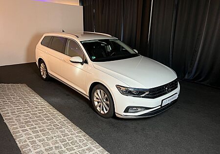 VW Passat Variant Volkswagen Elegance
