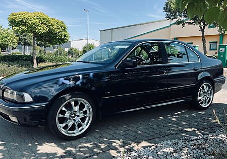 BMW 523i Auto - E39