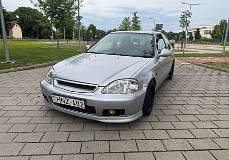 Honda Civic 1.6 VTi Cool