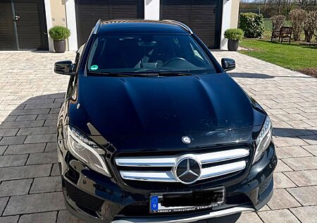 Mercedes-Benz GLA 250 4MATIC DCT AMG Line AMG Line
