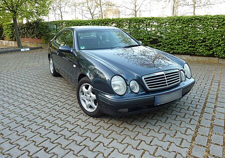 Mercedes-Benz CLK 200 Elegance | Automatik | TÜV 10/26