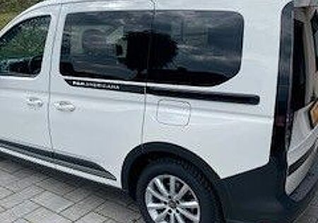 VW Caddy Volkswagen 1,5TSI 84kW DSG OPF PanAmericana PanAm...