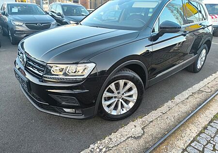 VW Tiguan Volkswagen 2.0 TDI SCR Comfortline, LED, Navi, PDC
