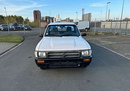 Toyota Hilux 4X2