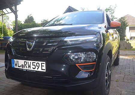 Dacia Spring Comfort Plus - AHK abnb - 8 fach bereift