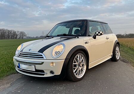 Mini Cooper 1,6 JCW SOUND KIT PANORAMA LEDER