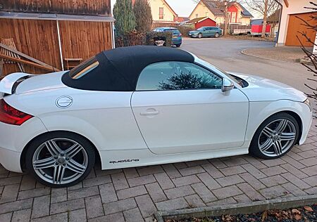Audi TTS Roadster 2.0 TFSI quattro -