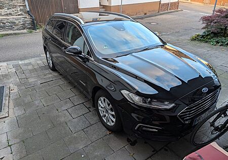 Ford Mondeo 2,0 Hybrid Titanium Automatik Turnier...