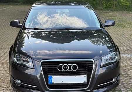 Audi A3 2.0 TDI / 140 PS / Sportpaket / Subwoofer