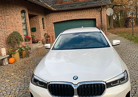 BMW 530 d xDrive Touring/LED/LEDER/NAVI/AMBIENTE