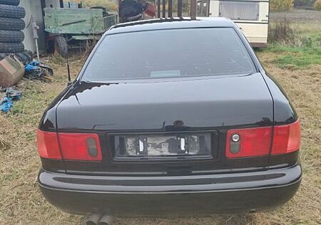 Audi A8 2.8 tiptronic -