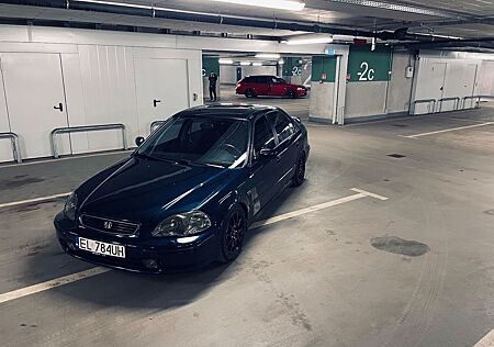 Honda Civic 1.6 VTi 4door
