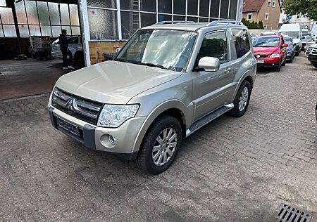 Mitsubishi Pajero 3.2 DI-D Instyle