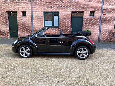 Volkswagen New Beetle 1.6 Cabriolet BlackOrange