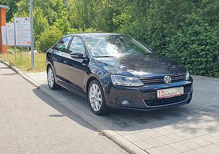 VW Jetta Volkswagen VI Highline*TÜV-NEU*SHZ*PDC*TEMPOMAT*