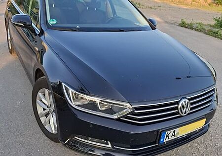 VW Passat Variant Volkswagen 2.0 TDI Comfort. Navi top Zustand