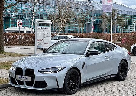 BMW M4 Coupe xDrive Competition-M-Driver's Package