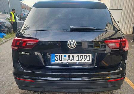 VW Tiguan gebraucht kaufen VW Tiguan Volkswagen 2.0 TDI SCR Trendline Trendline