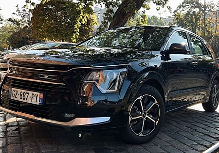 Kia Niro 1.6 GDI Hybrid TOTAL BLACK 18000km