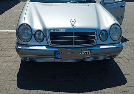 Mercedes-Benz E 230 Elegant