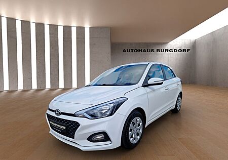 Hyundai i20 Select Start/Stop Tempomat Klima Spurassist.
