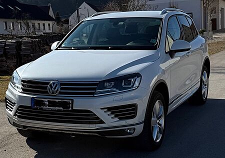 VW Touareg Volkswagen 3.0 V6 TDI R-Line SCR Tiptronic BMT