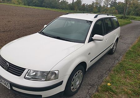 VW Passat Volkswagen Kombi Benzin 1.6 74kW neu TUV