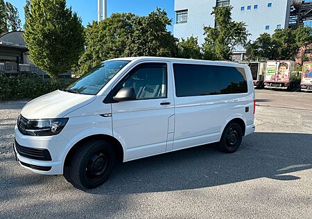 VW T6 Multivan Volkswagen TSI mit Bett und Schwerlastschiene
