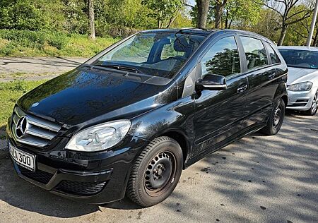 Mercedes-Benz B 160 BlueEFFICIENCY - TÜV 03/2027