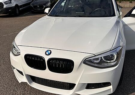 BMW 118i - M-Paket Alpin Weiß Alcantara