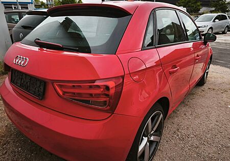 Audi A1 Sportback 1.6TDI, TÜV, Alu, 5 türig