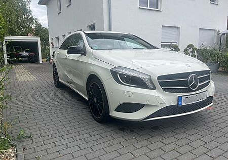 Mercedes-Benz A 180 UrbanStyle+18ZollAmg+NightP+ServiceH+Allwetter