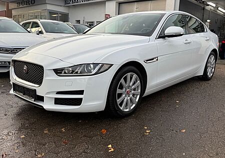 Jaguar XE *1.Hand*Xenon*Autom.*Key*8-Fach*Navi
