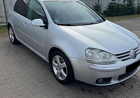 VW Golf Volkswagen 1.6 Trendline **TOP GEPFLEGT**
