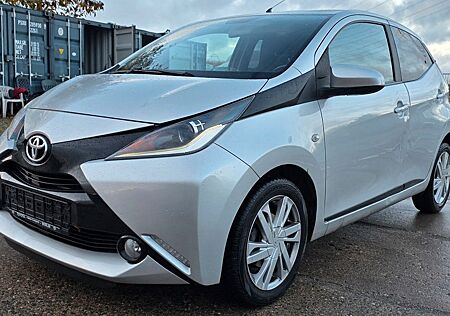 Toyota Aygo (X) gebraucht kaufen Toyota Aygo (X) Aygo -play touch Navi, Klima, 46654 km