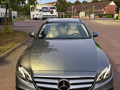 Mercedes-Benz E 250 T-Modell AMG Line