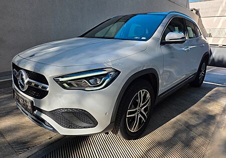 Mercedes-Benz GLA 250 GLA Panoramic