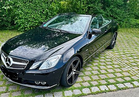 Mercedes-Benz E 200 Cabriolet CGI BlueEFF. ...