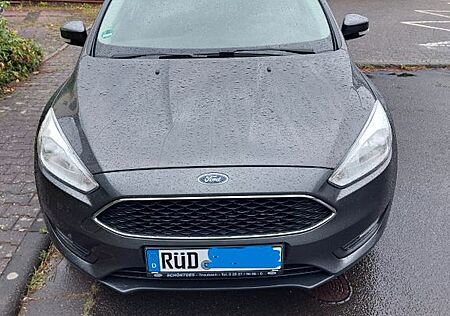 Ford Focus 1,5 TDCi 120 PS Antrazit, Winterpaket