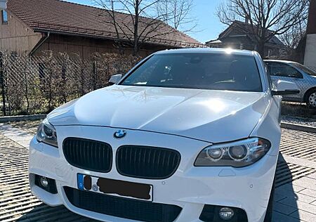 BMW 530d Touring Sport SHZ LenkradHZ Sound Pano