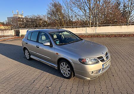 Nissan Almera 1.8 Bodykit & Musikanlage komplett gewart