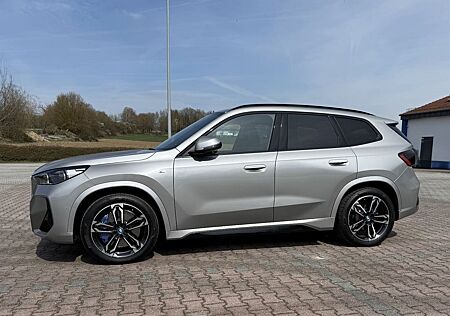 BMW iX1 xDrive30 -AHK-HeadUp-Pano