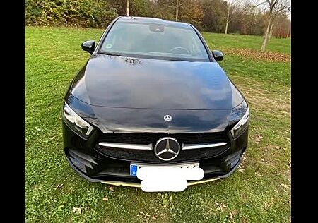 Mercedes-Benz A 220 DCT -