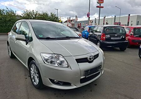 Toyota Auris Life