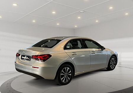 Mercedes-Benz A 180 d Limousine Style +MBUX+Navi+PDC+LED+SpurH