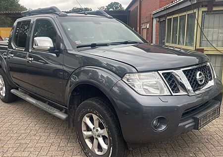 Nissan Navara Pickup Double Cab LE 4X4 TÜV 06.2026