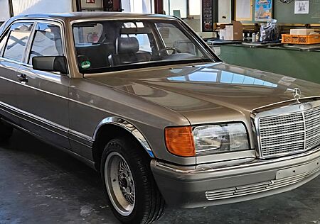 Mercedes-Benz S 500 SE 500 W126