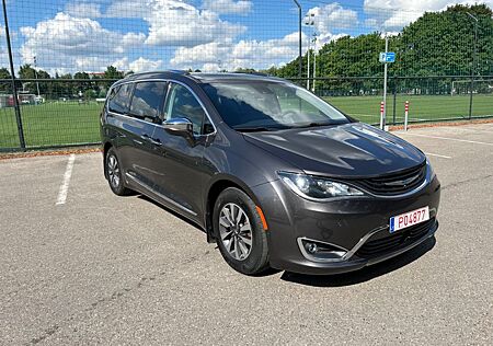 Chrysler Pacifica Hybrid Limited